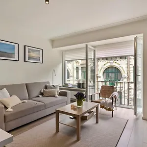 Appartement Spacious Apt Near The Beach In The Heart Of The Lively City Center